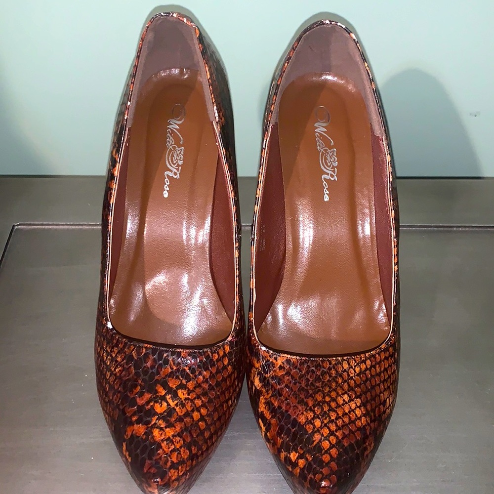 Snake print pumps
